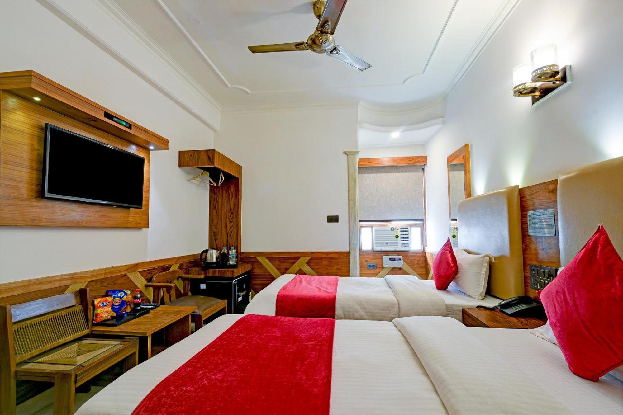 Hotel The Cottage Yes Please - Traveller Choice Award Winner 2025 New Delhi Exterior photo