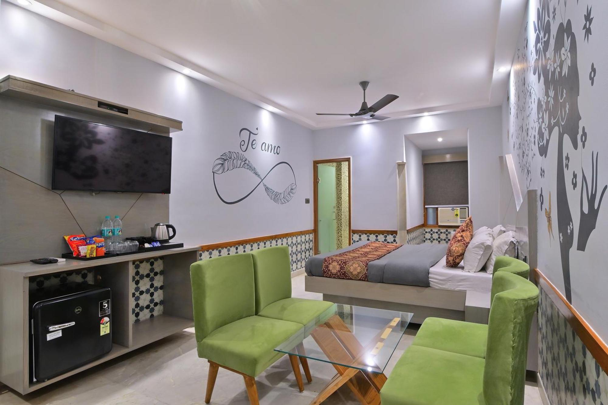 Hotel The Cottage Yes Please - Traveller Choice Award Winner 2025 New Delhi Exterior photo